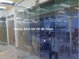 Báo giá thi công cửa kính cường lực 2 cánh quận 3