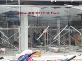 Thi công vách kính mặt dựng cường lực tại VinMart Quận Tân Phú