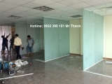 Thi công vach kinh cuong luc mờ tại văn phòng quận 12