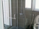 thi công phòng tắm cửa lùa , vách kính tắm tại quận 3 , quận 4 hcm