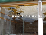 Thi công kính cường lực 10 ly tại Bách Hóa Xanh