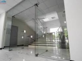 Giới thiệu cách lắp đặt cửa kính thủy lực tại quận 1, quận 2