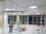 Lắp đặt cửa vách kính 10mm tại quận 1