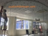 Báo giá thi công kính cường lực 10mm