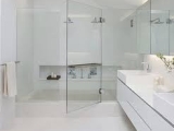  những lợi ích khi dùng vách kính tắm 