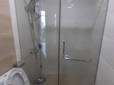 Ưu điểm vách tắm kính vuông góc 90 độ