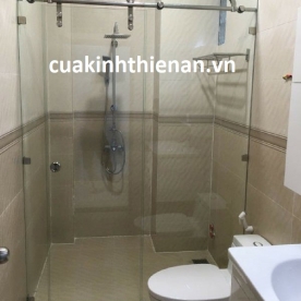 Thi công vách tắm kính trượt lùa quận 9