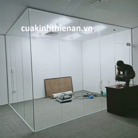 Thi công lắp đặt vách kính cường lực quận 5