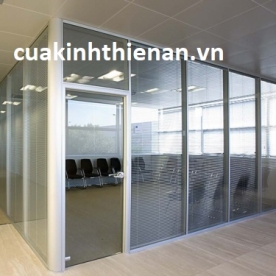 Thi công kính cường lực 8ly quận 4