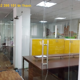 Báo giá vách kính văn phòng 12ly giá rẻ nhất hcm