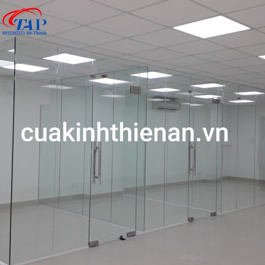 Cửa kính văn phòng giá tốt nhất thị trường