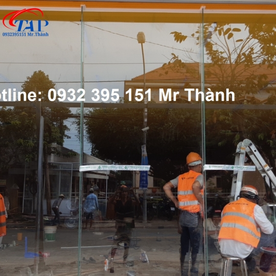 Cách xử lý khi sử dụng cửa kính 12ly cường lực