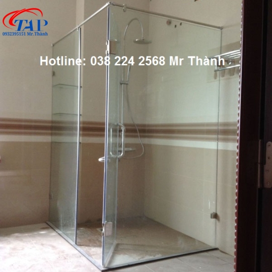 Thi công vách tắm đứng cường lực 10mm