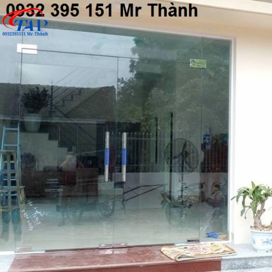 Báo giá cửa kính 2 cánh cường lực rẻ nhất hcm