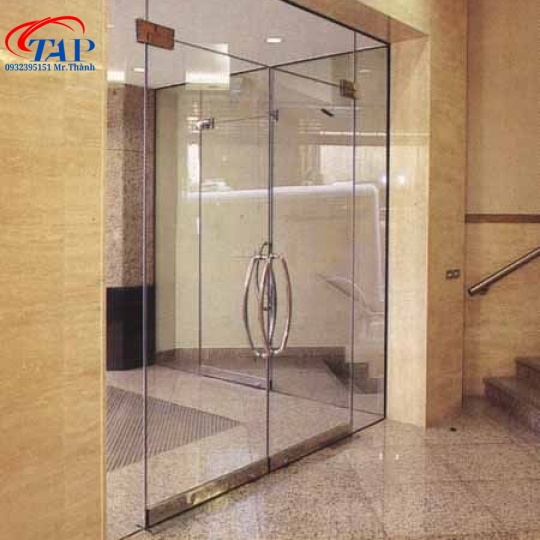 thi công cửa kính thủy lực giá rẻ tại hcm