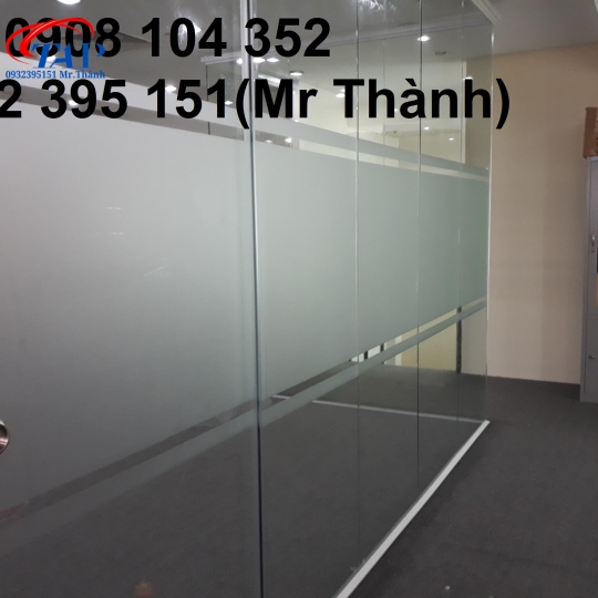 Thi công vách kính cường lực văn phòng uy tín