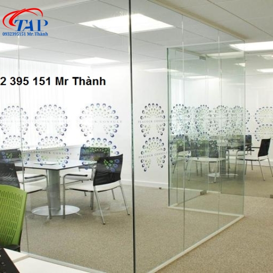 Báo Giá vách kính cường lực 10mm giá rẻ nhất TP HCM